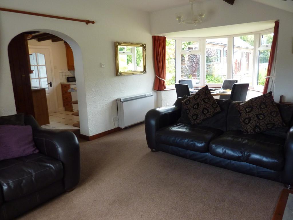 Low Costa Mill Pickering Room photo